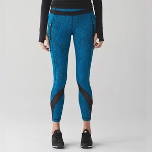 Lululemon | Inspire Tight | Spray Jacquard Shocking Blue Black/Black | Size 10